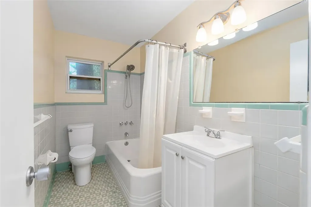 1414 NE 13th Street Gainesville FL 32601