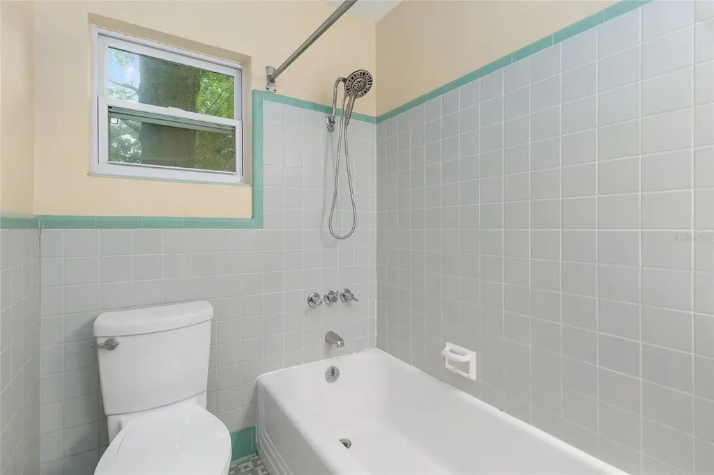 1414 NE 13th Street Gainesville FL 32601
