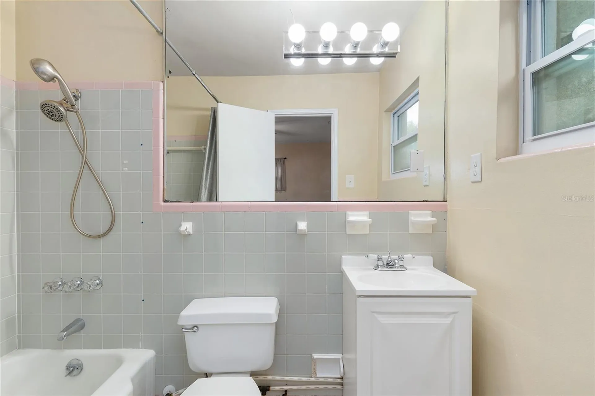 1414 NE 13th Street Gainesville FL 32601