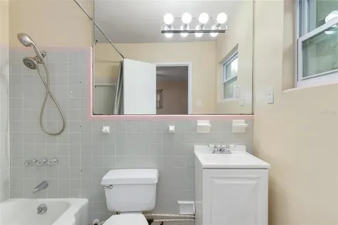 1414 NE 13th Street Gainesville FL 32601