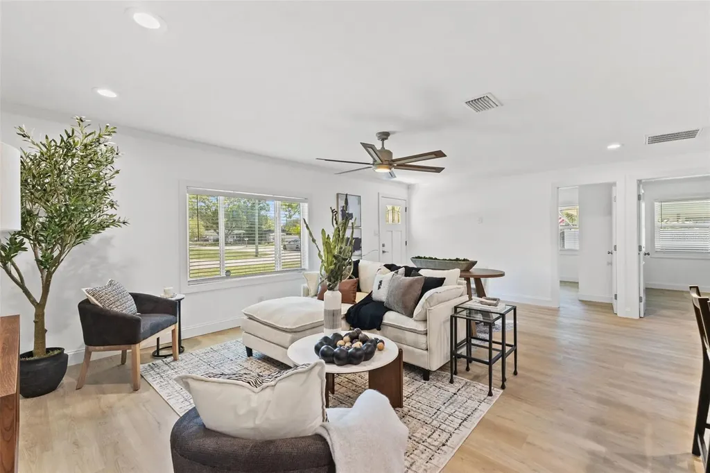 4631 W Bay Villa Avenue Tampa FL 33611