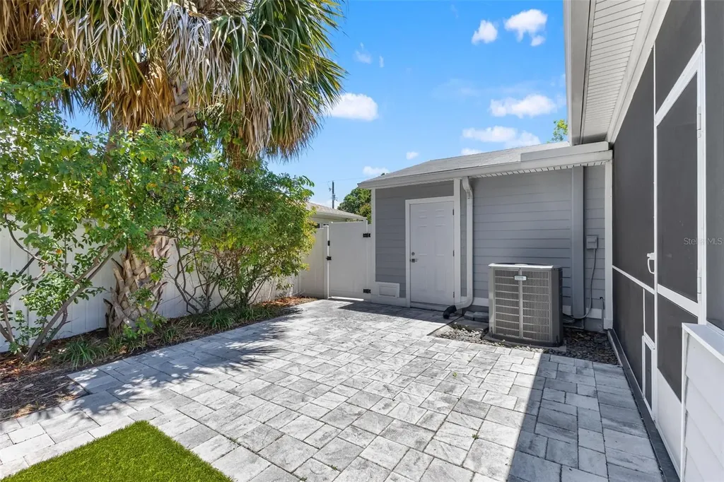 4631 W Bay Villa Avenue Tampa FL 33611