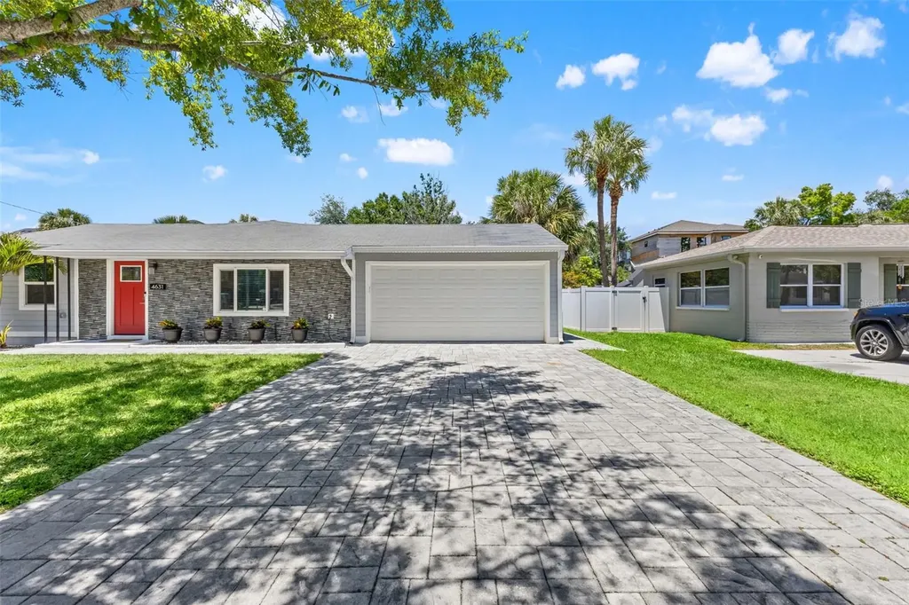 4631 W Bay Villa Avenue Tampa FL 33611