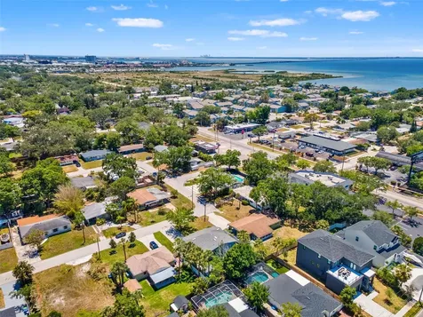 4631 W Bay Villa Avenue Tampa FL 33611