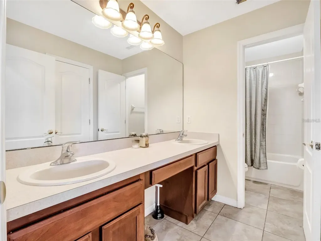 10023 Ians Ridge Road Orlando FL 32832