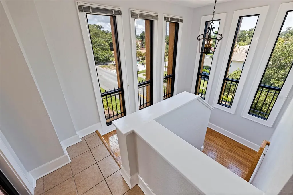 210 22nd Avenue NE St Petersburg FL 33704
