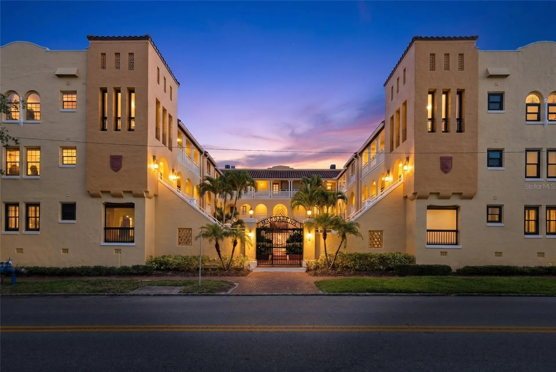 210 22nd Avenue NE St Petersburg FL 33704
