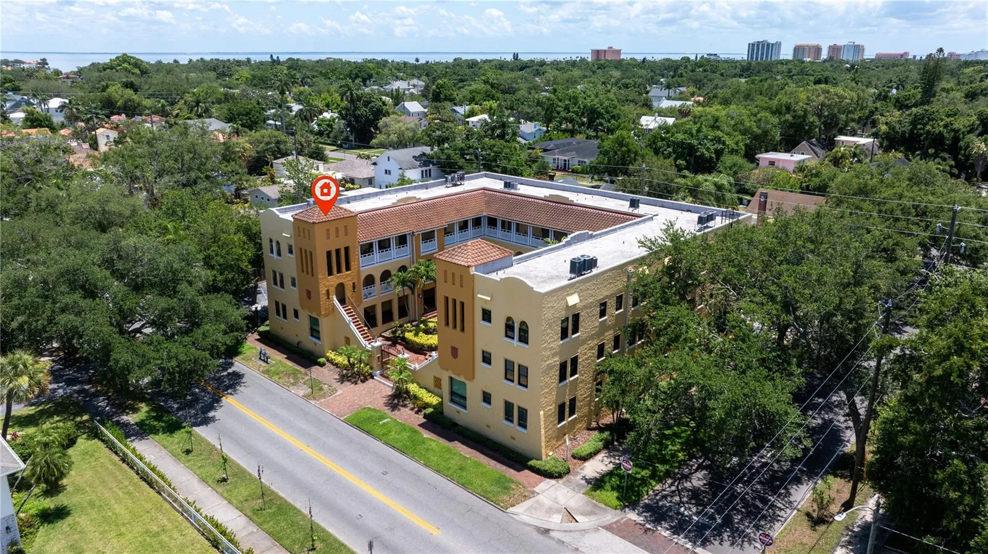 210 22nd Avenue NE St Petersburg FL 33704