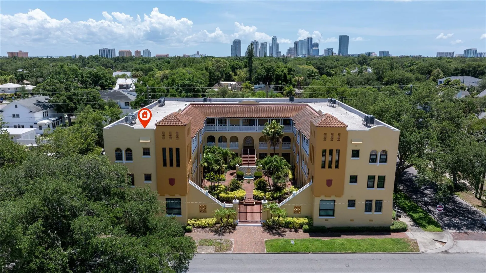 210 22nd Avenue NE St Petersburg FL 33704