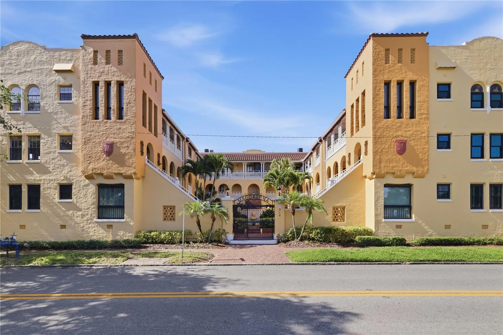 210 22nd Avenue NE St Petersburg FL 33704