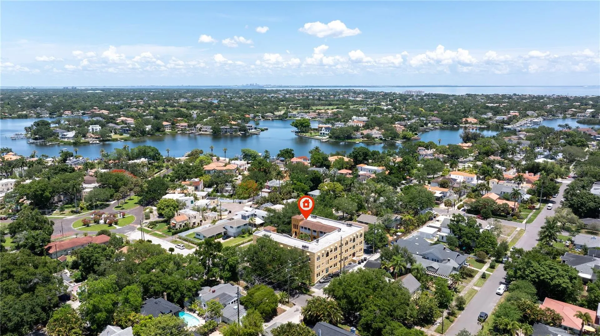 210 22nd Avenue NE St Petersburg FL 33704