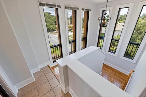 210 22nd Avenue NE St Petersburg FL 33704