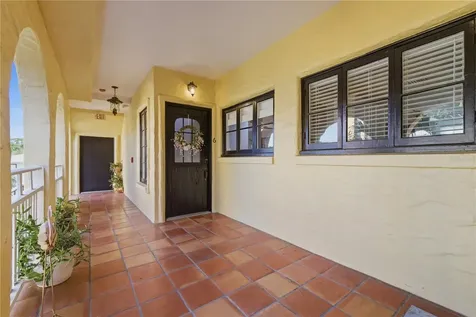 210 22nd Avenue NE St Petersburg FL 33704
