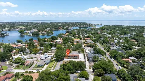 210 22nd Avenue NE St Petersburg FL 33704
