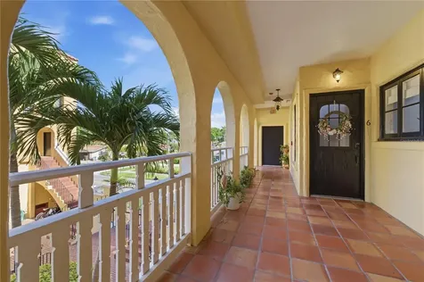 210 22nd Avenue NE St Petersburg FL 33704