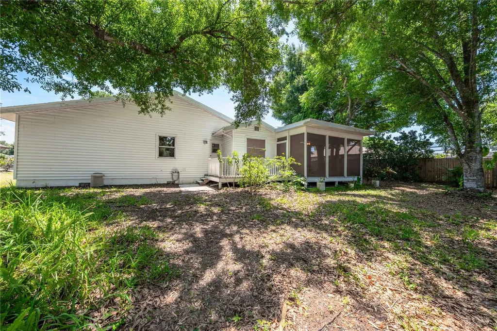 4424 Meadow Creek Circle Sarasota FL 34233
