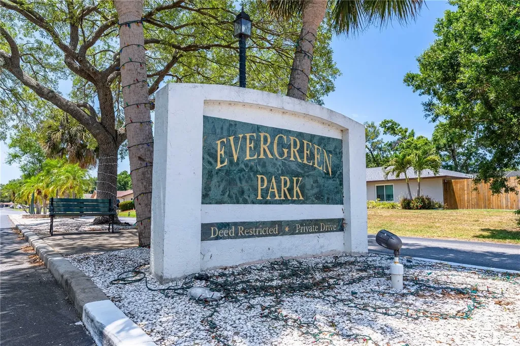 4424 Meadow Creek Circle Sarasota FL 34233
