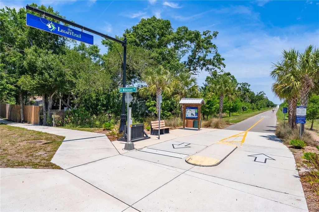 4424 Meadow Creek Circle Sarasota FL 34233