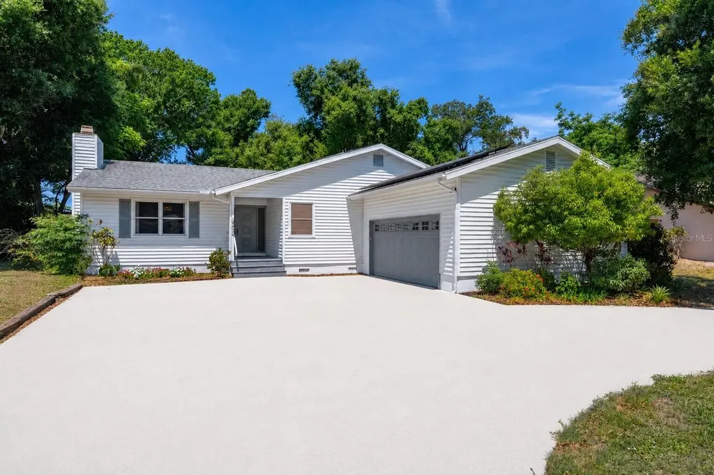 4424 Meadow Creek Circle Sarasota FL 34233