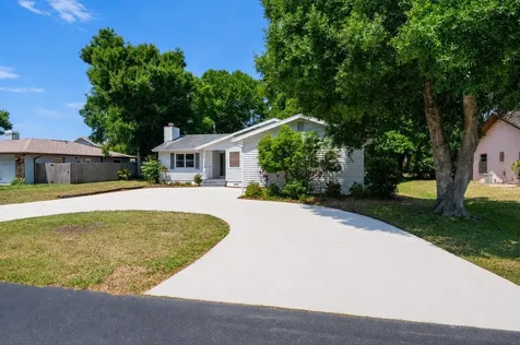 4424 Meadow Creek Circle Sarasota FL 34233