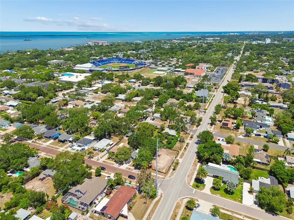 558 Roanoke Street Dunedin FL 34698