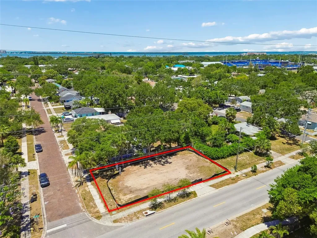 558 Roanoke Street Dunedin FL 34698