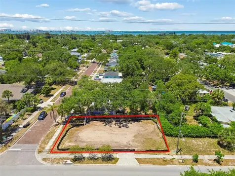 558 Roanoke Street Dunedin FL 34698