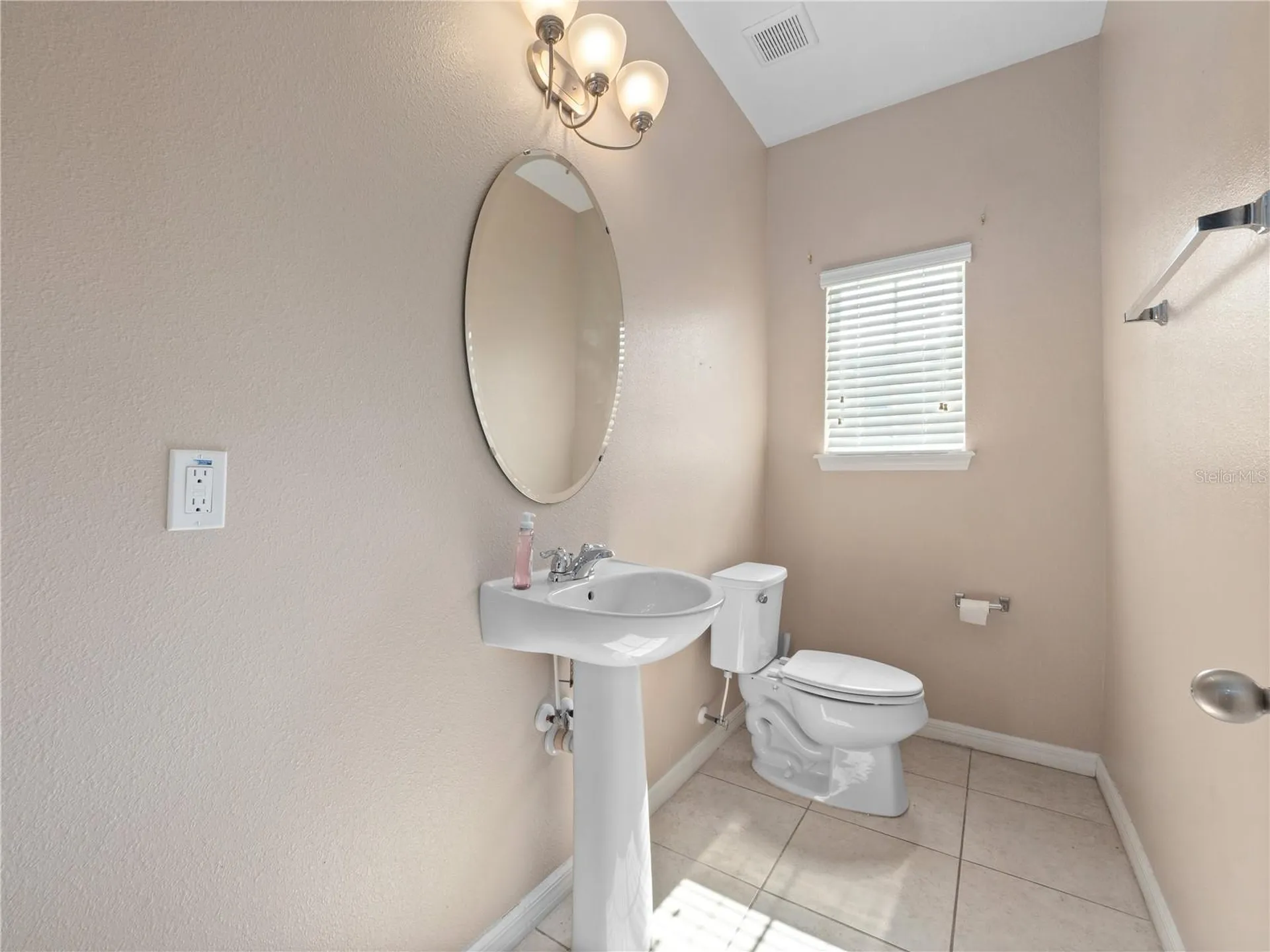 1610 Mohegan Boulevard Kissimmee FL 34744