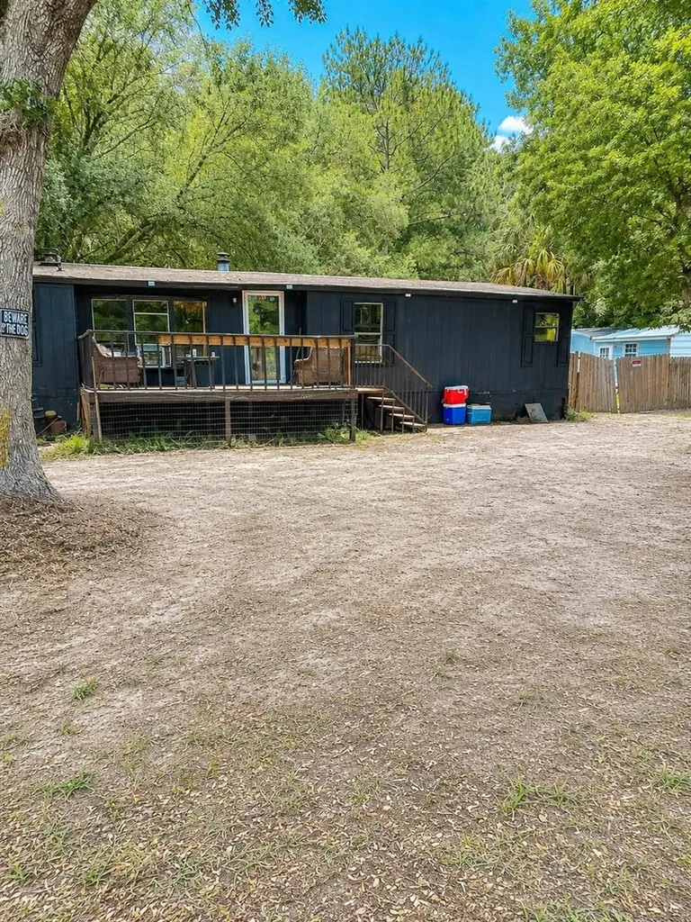 928 Dawn Avenue Interlachen FL 32148