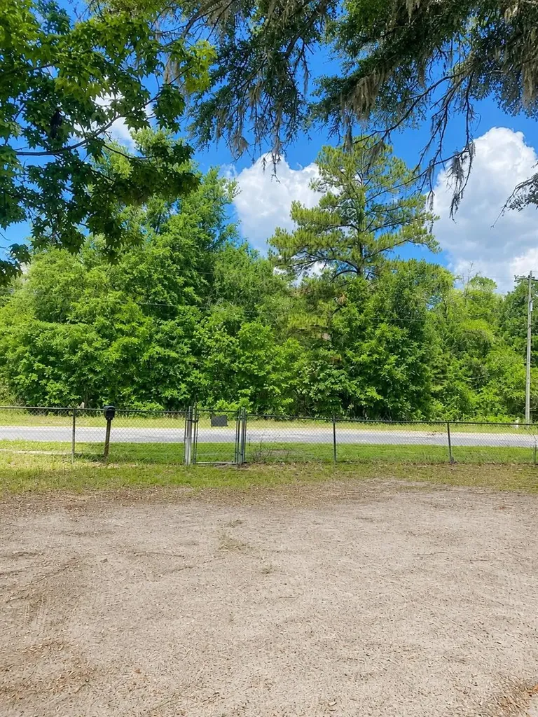 928 Dawn Avenue Interlachen FL 32148