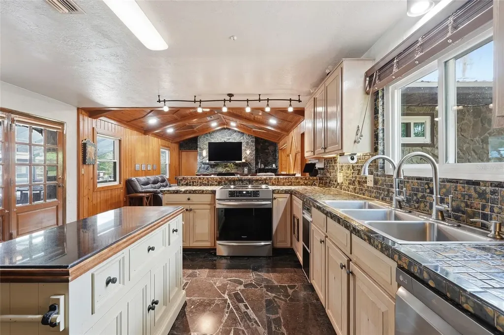 7851 SW County Road 796 Lake Butler FL 32054