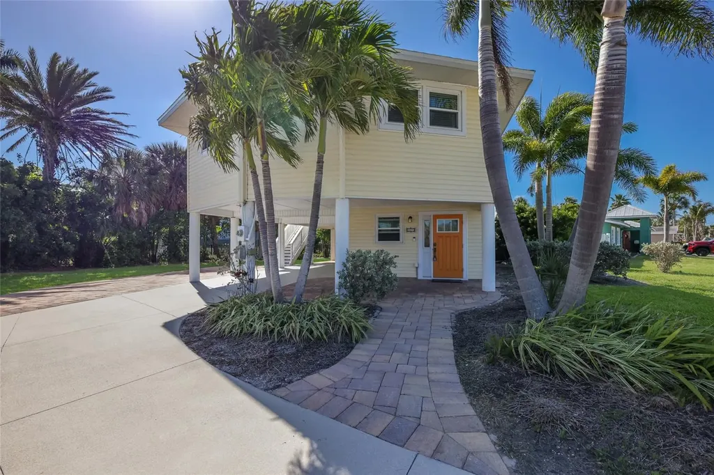 221 85th Street Holmes Beach FL 34217