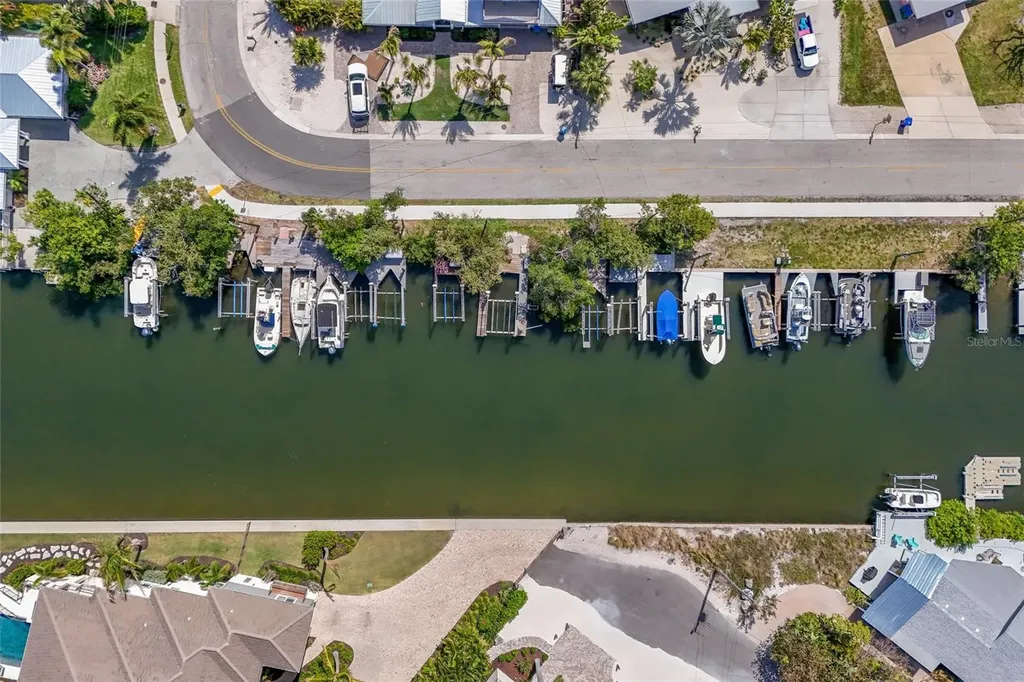 221 85th Street Holmes Beach FL 34217