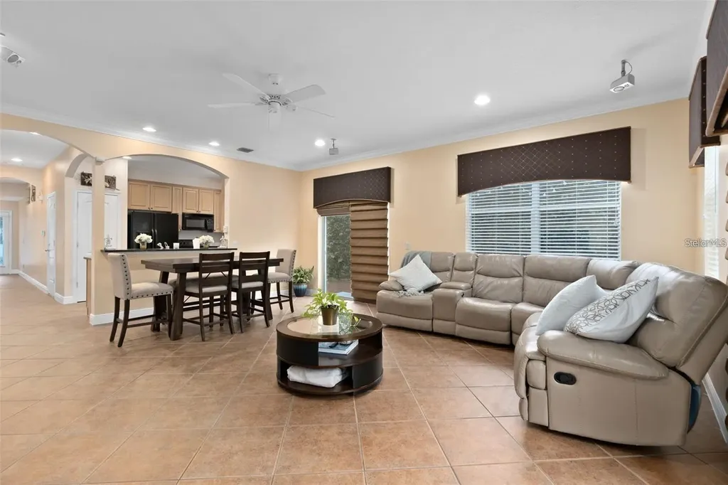 828 Ellwood Avenue Orlando FL 32804