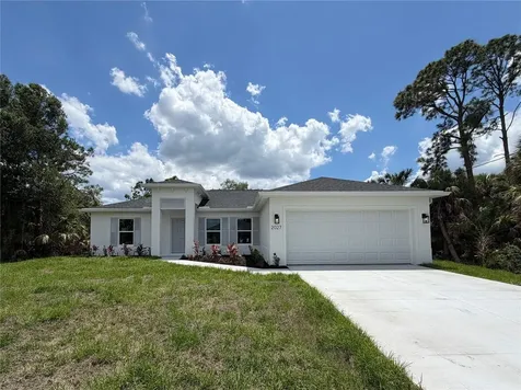 2027 Roanoke Road North Port FL 34288