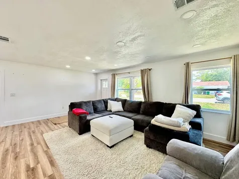 3814 W Tyson Avenue Tampa FL 33611