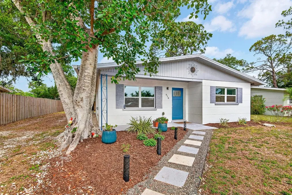 916 Pattison Avenue Sarasota FL 34237
