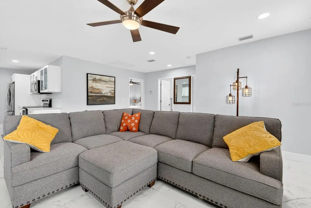916 Pattison Avenue Sarasota FL 34237