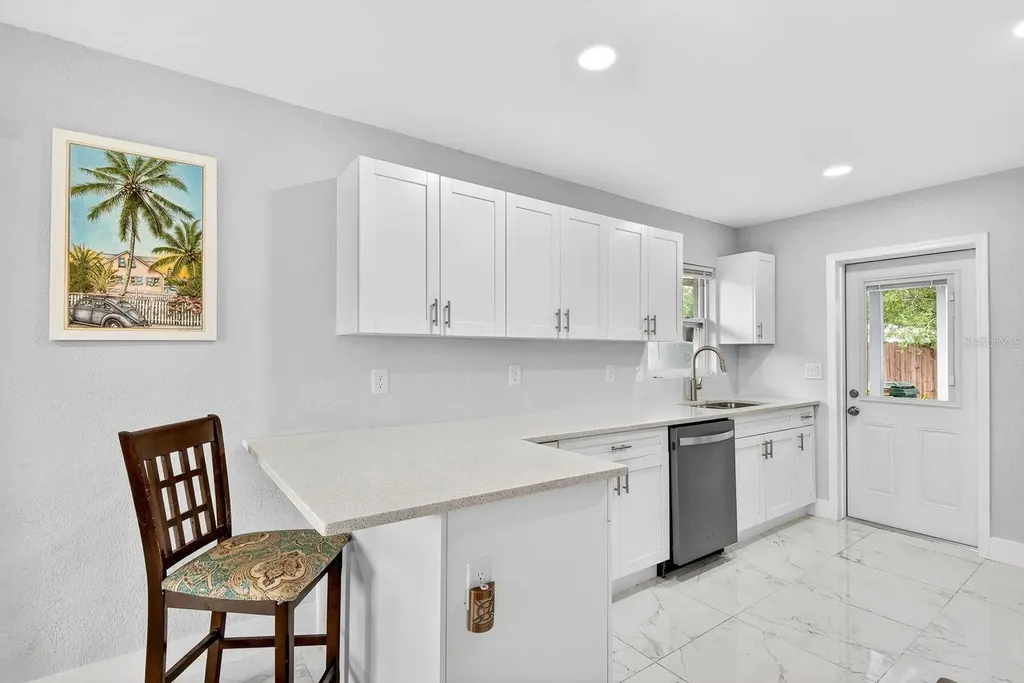 916 Pattison Avenue Sarasota FL 34237