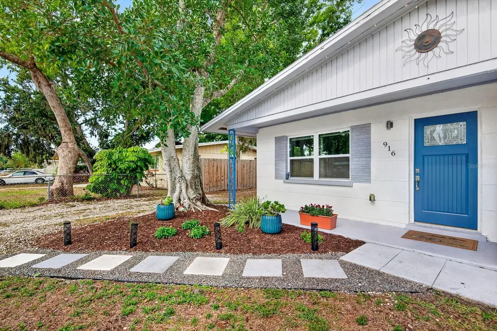 916 Pattison Avenue Sarasota FL 34237