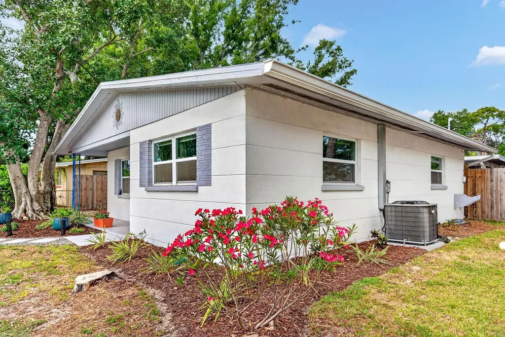 916 Pattison Avenue Sarasota FL 34237