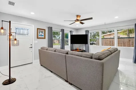 916 Pattison Avenue Sarasota FL 34237
