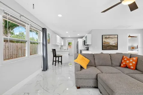 916 Pattison Avenue Sarasota FL 34237