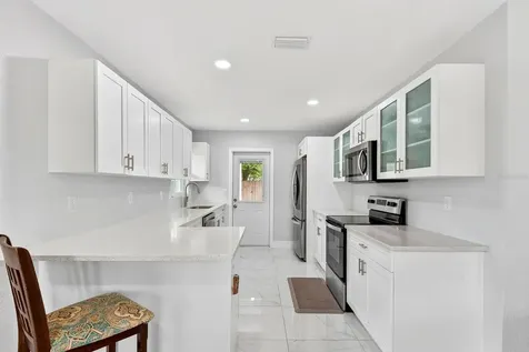 916 Pattison Avenue Sarasota FL 34237