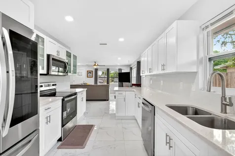 916 Pattison Avenue Sarasota FL 34237