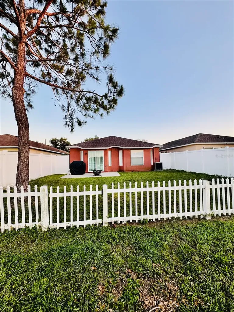 8035 Canterbury Lake Boulevard Tampa FL 33619