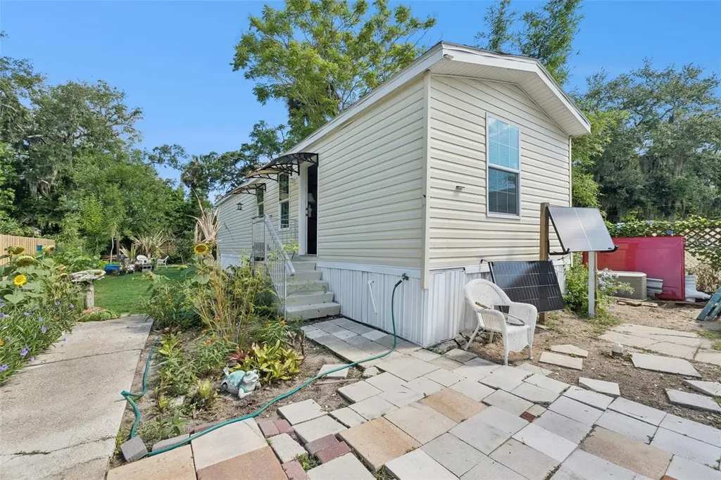 207 Mary Avenue New Smyrna Beach FL 32168