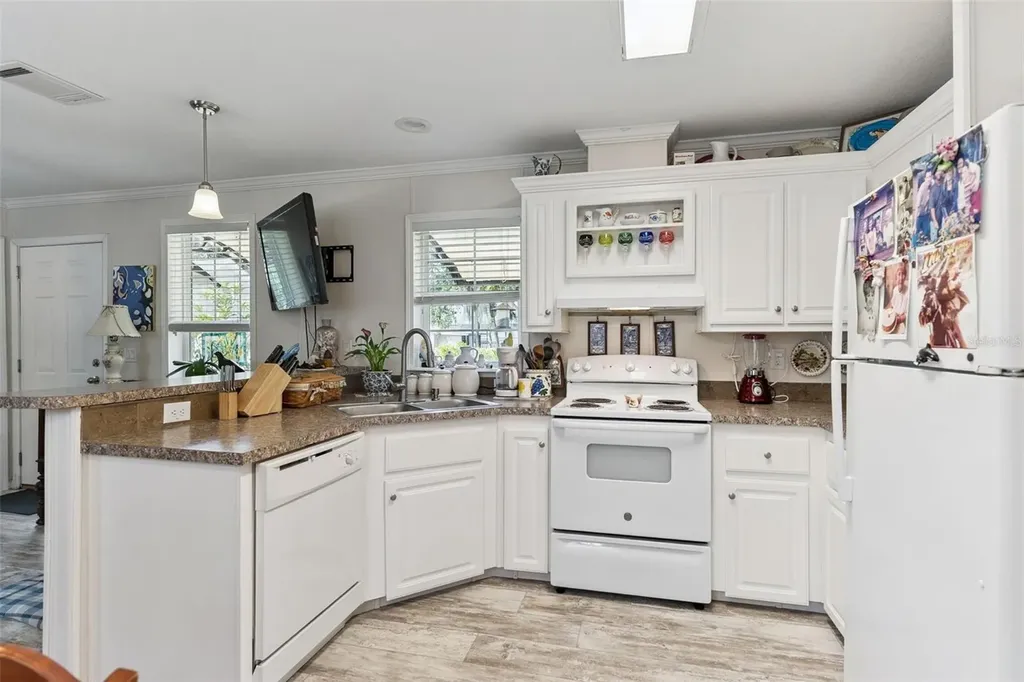 207 Mary Avenue New Smyrna Beach FL 32168