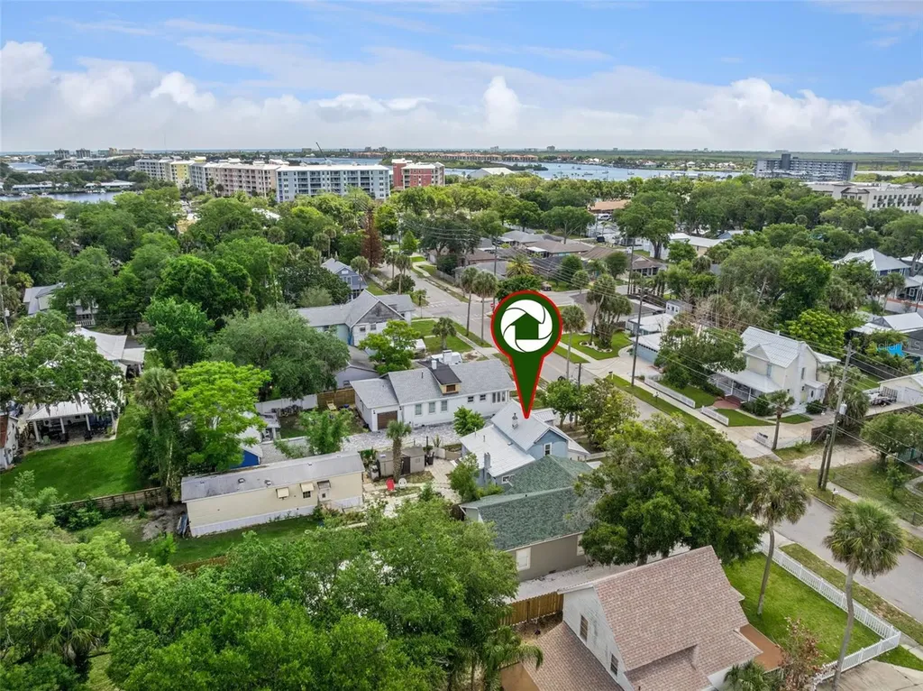 207 Mary Avenue New Smyrna Beach FL 32168
