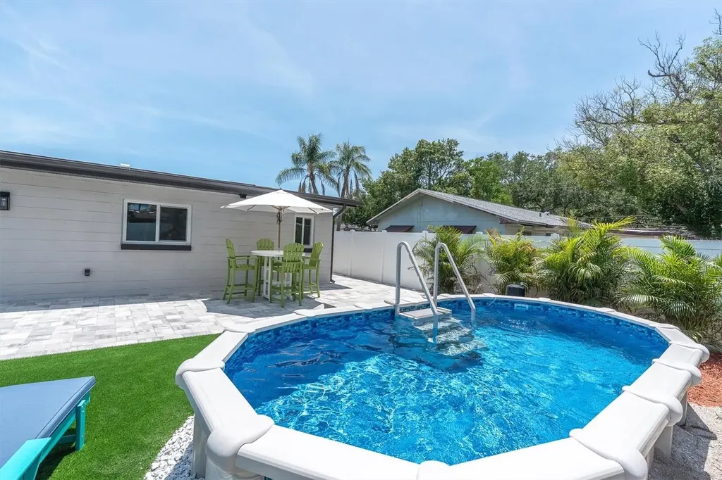 11133 100th Avenue Seminole FL 33772